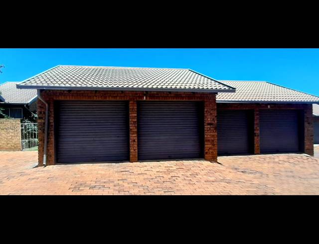 3 BEDROOM TOWNHOUSE FOR SALE IN NORKEM PARK